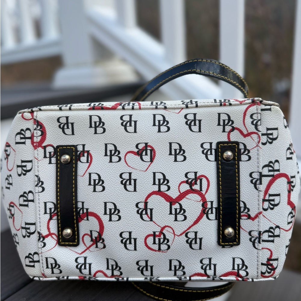 Dooney & Bourke Vintage Sweetheart Collection Tote. - Picture 3 of 5